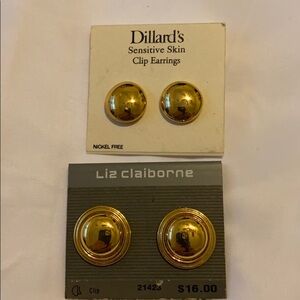 Earrings gold tone clip on